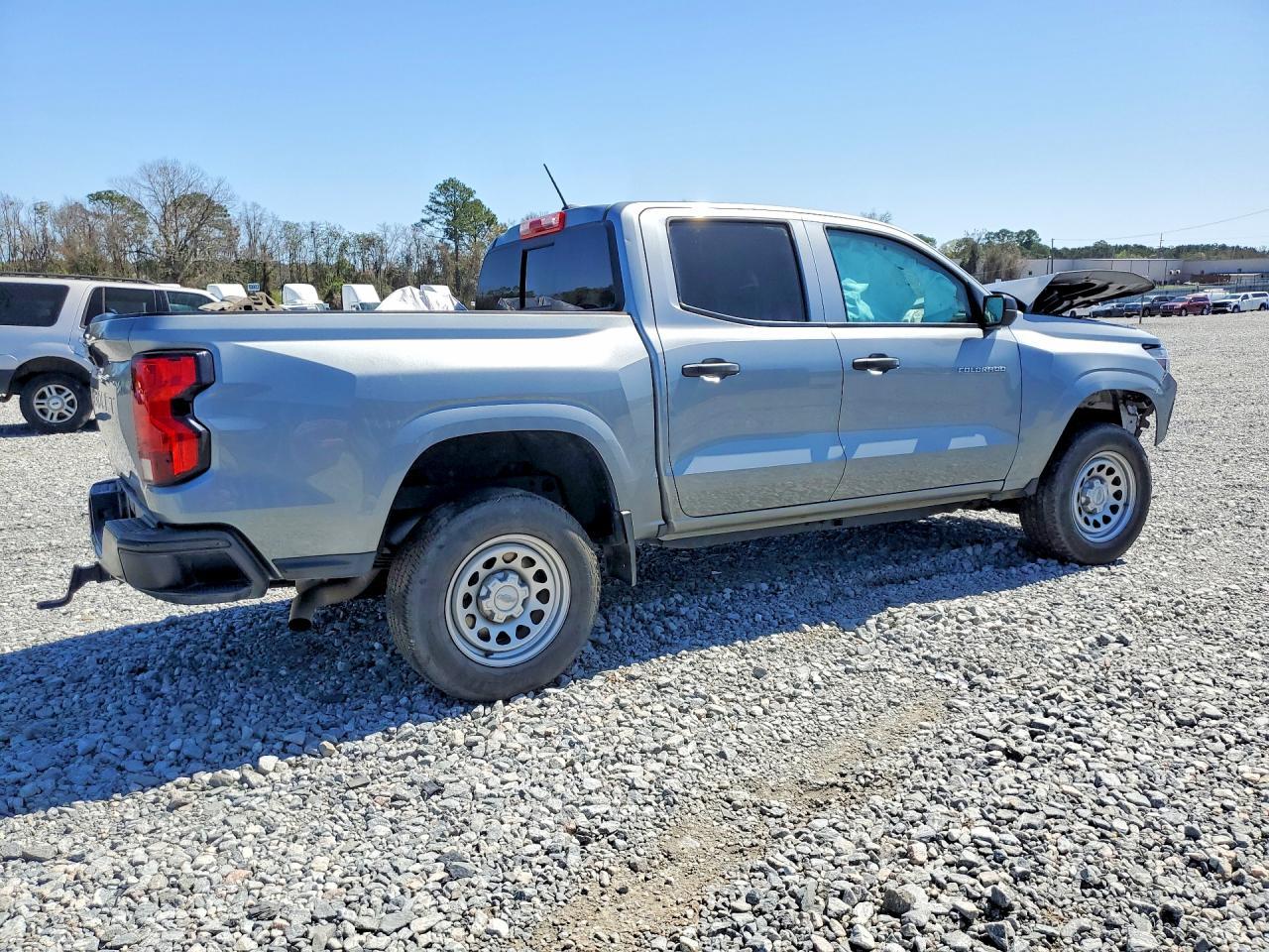2023 Chevrolet Colorado - Image 3