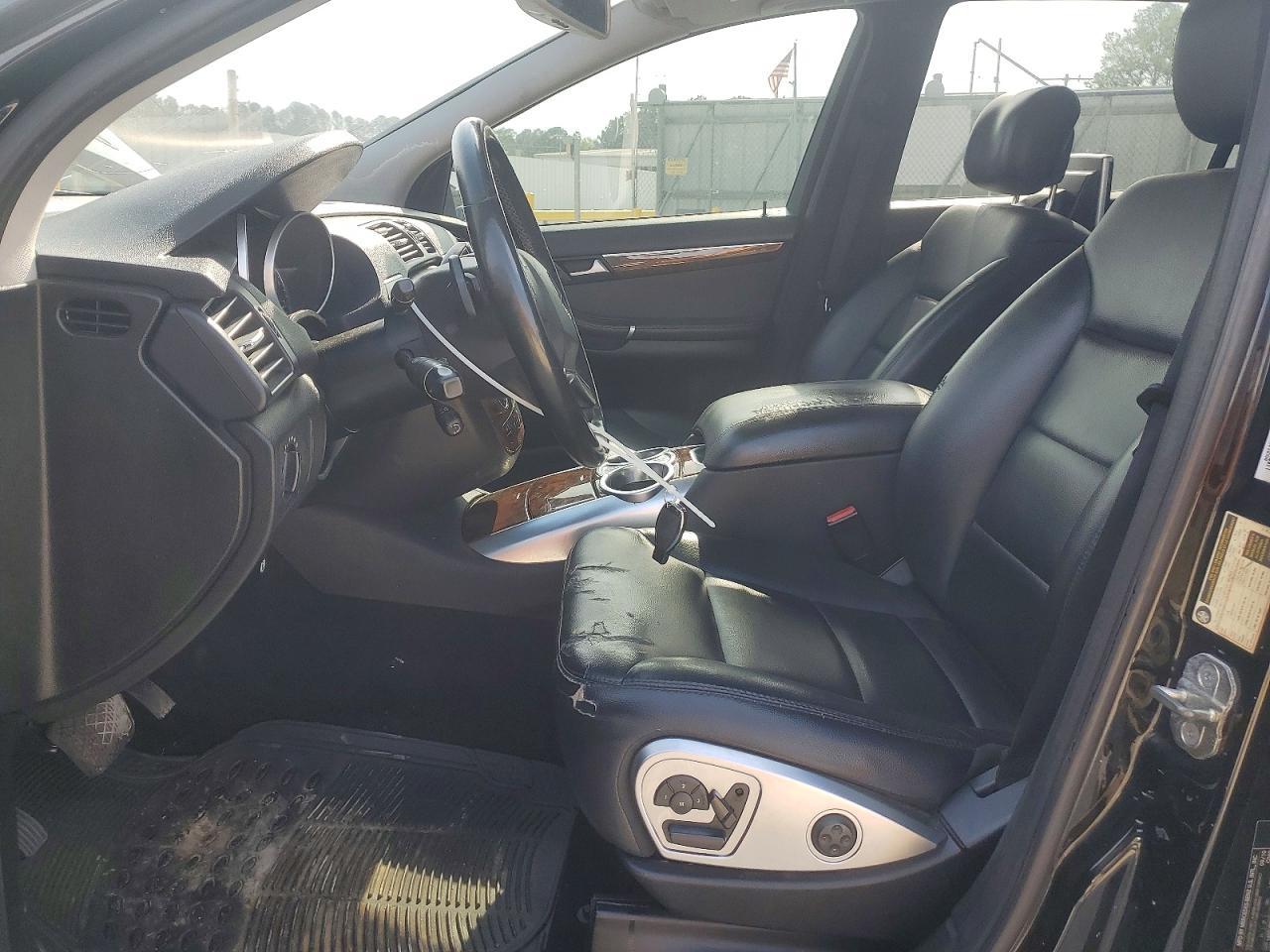 2011 Mercedes-Benz R 350 4Matic - Image 7