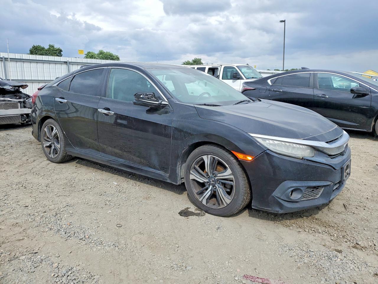 2016 Honda Civic Touring - Фото 4