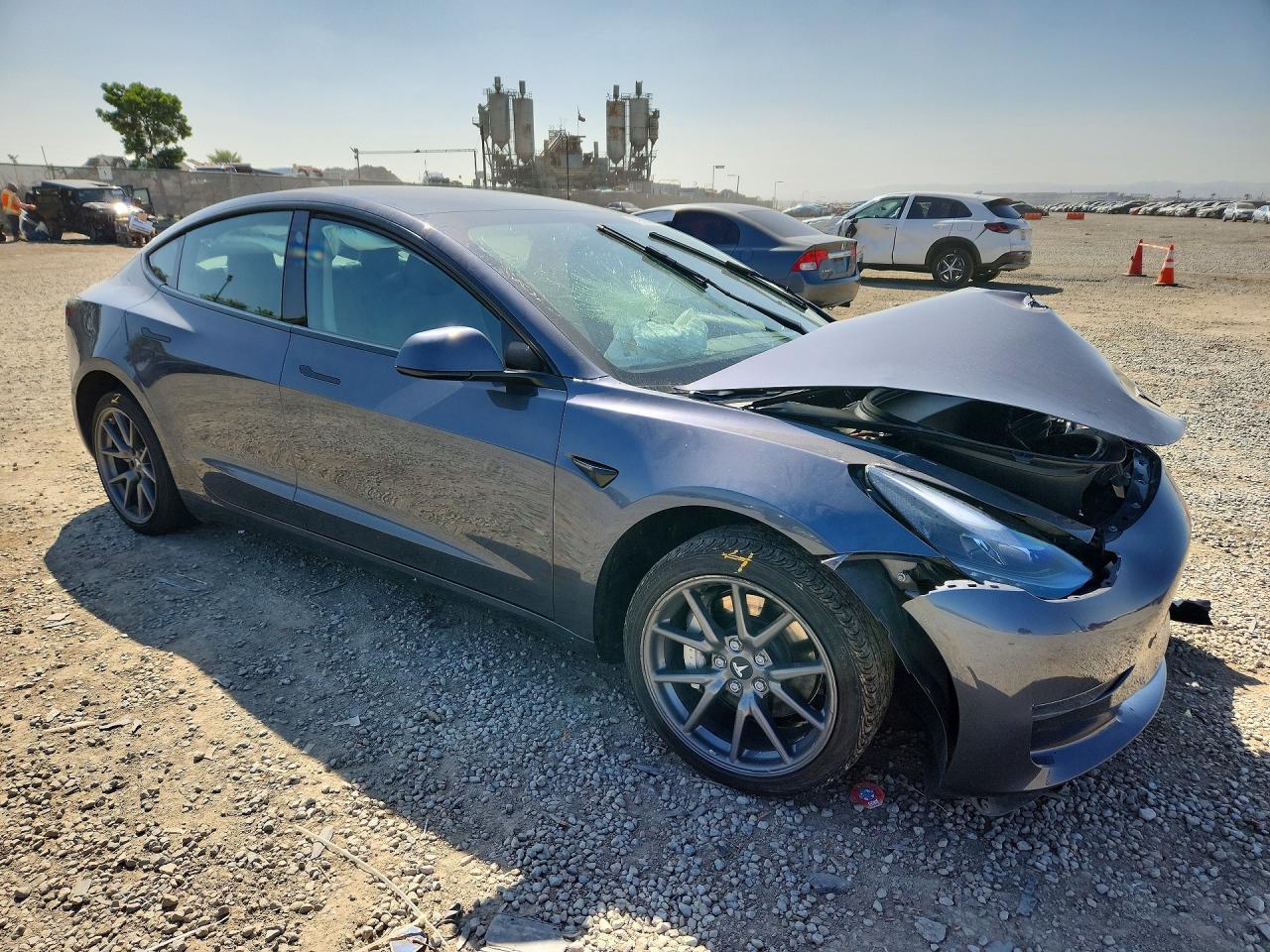 2023 Tesla Model 3 - Фото 4