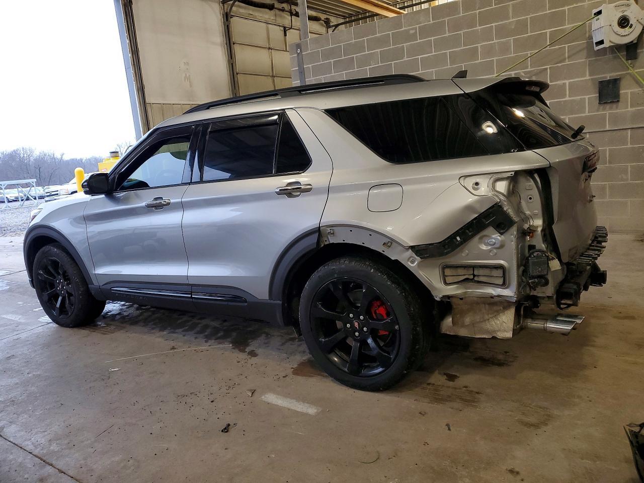 2021 Ford Explorer St - Фото 2