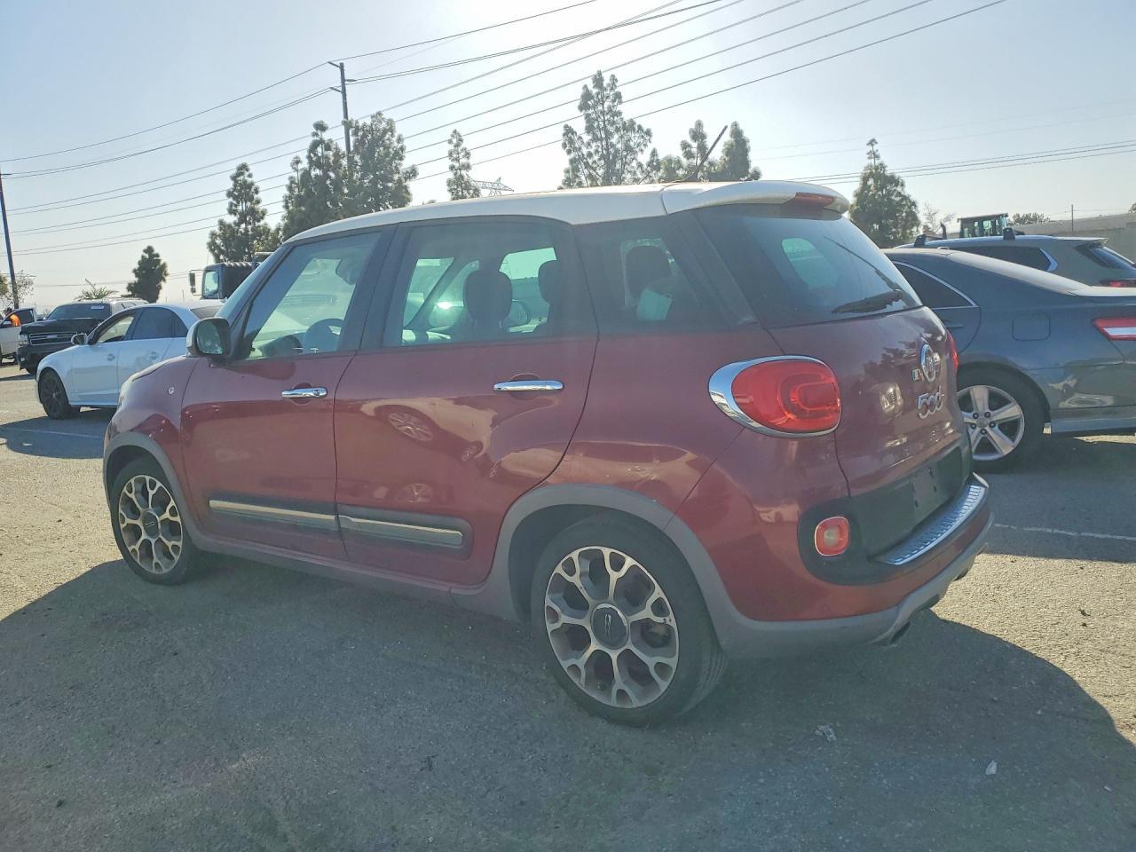 2015 Fiat 500L Trekking - Фото 2