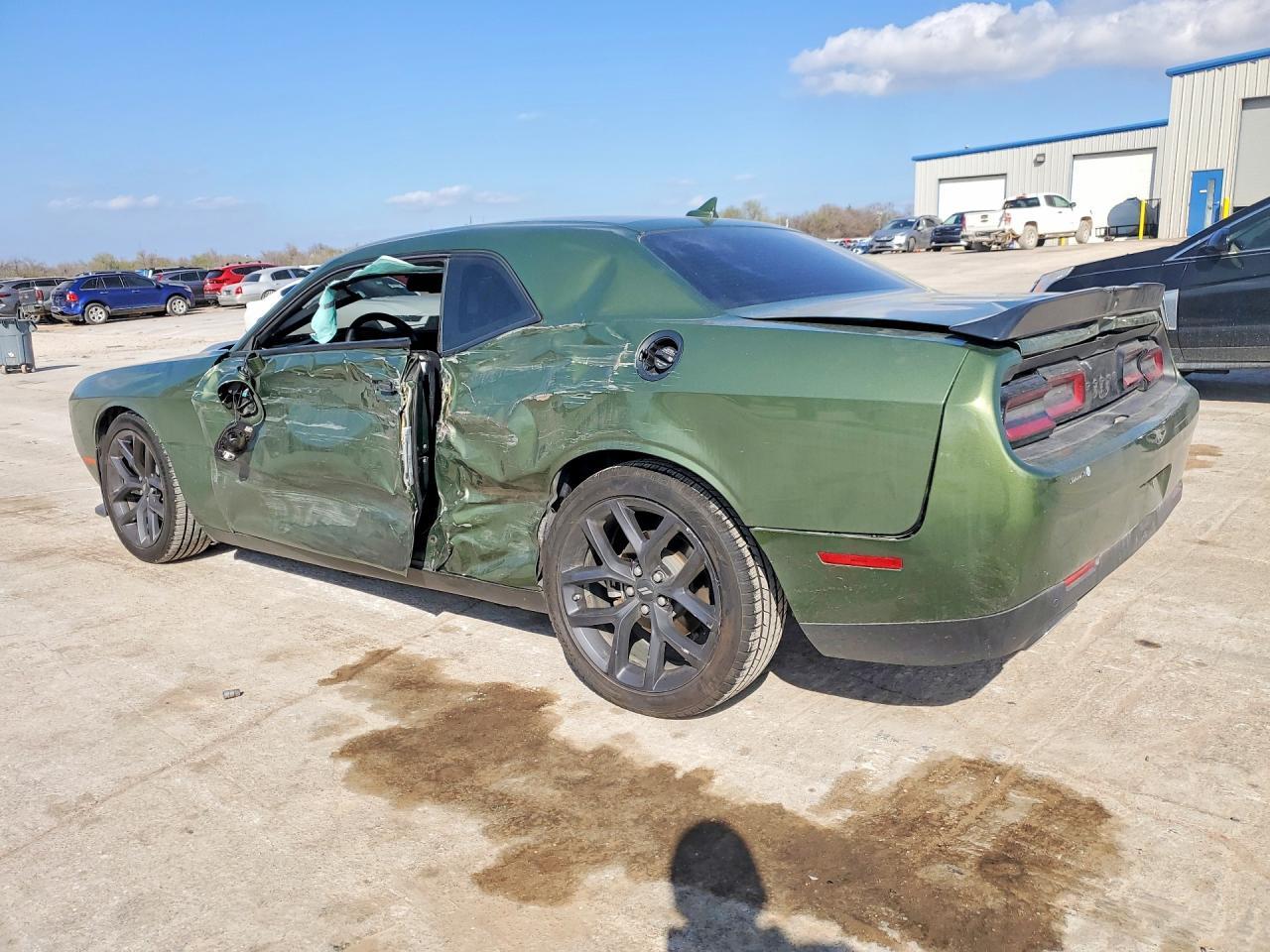 2022 Dodge Challenger Gt - Image 2