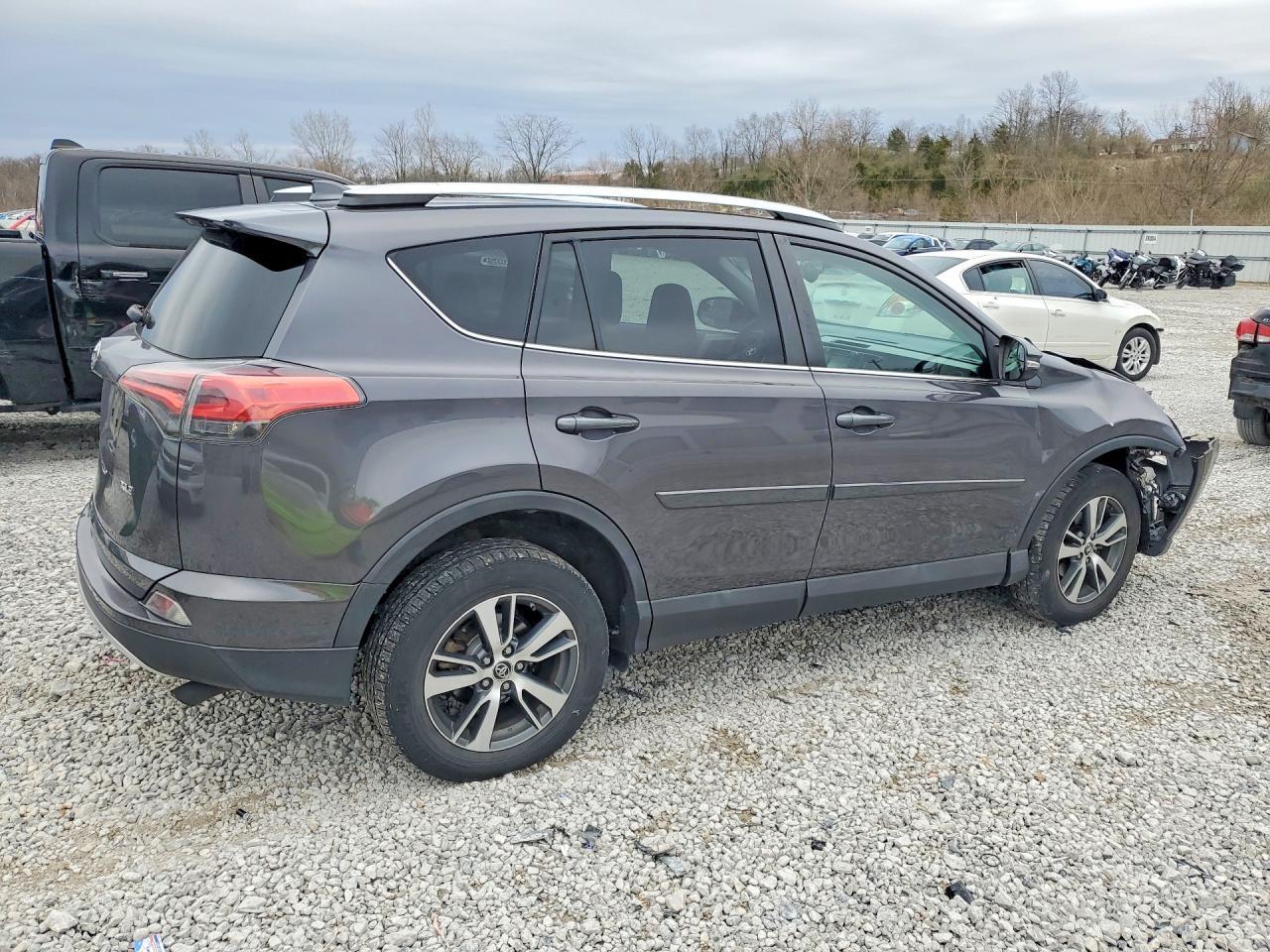 2016 Toyota Rav4 Xle - Фото 3