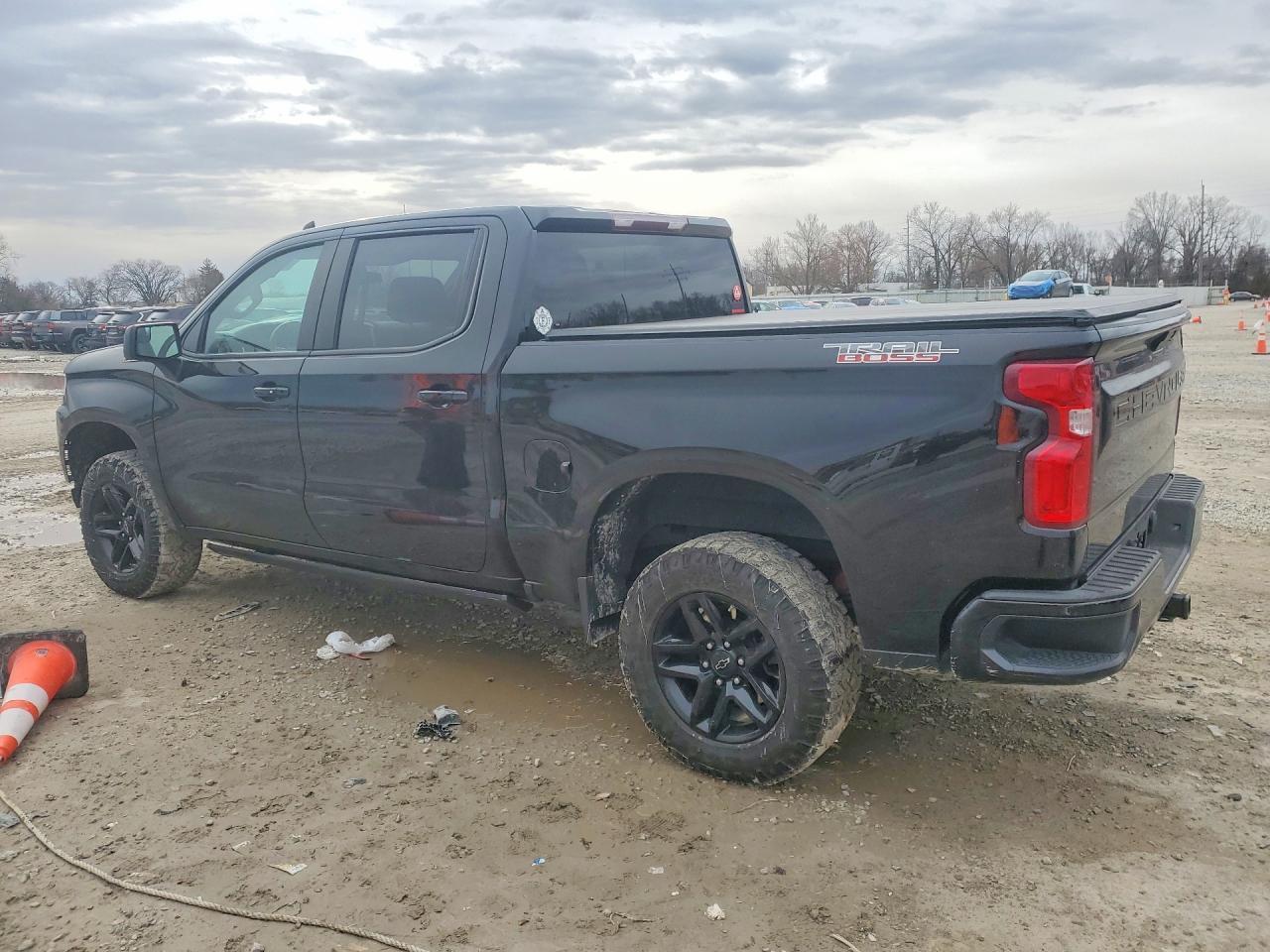 2022 Chevrolet Silverado Ltd K1500 Lt Trail Boss - Image 2