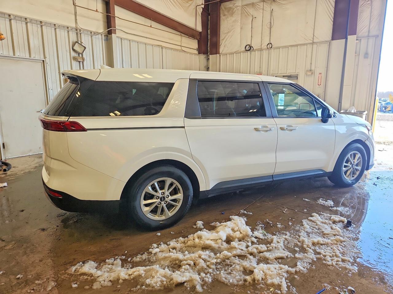 2023 Kia Carnival Lx - Фото 3