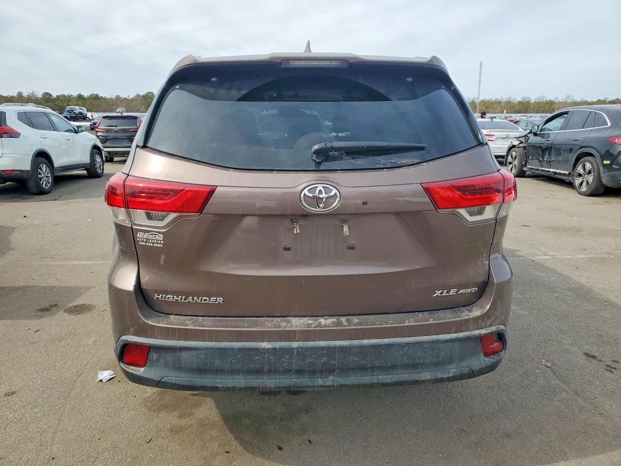 2018 Toyota Highlander Se - Фото 6