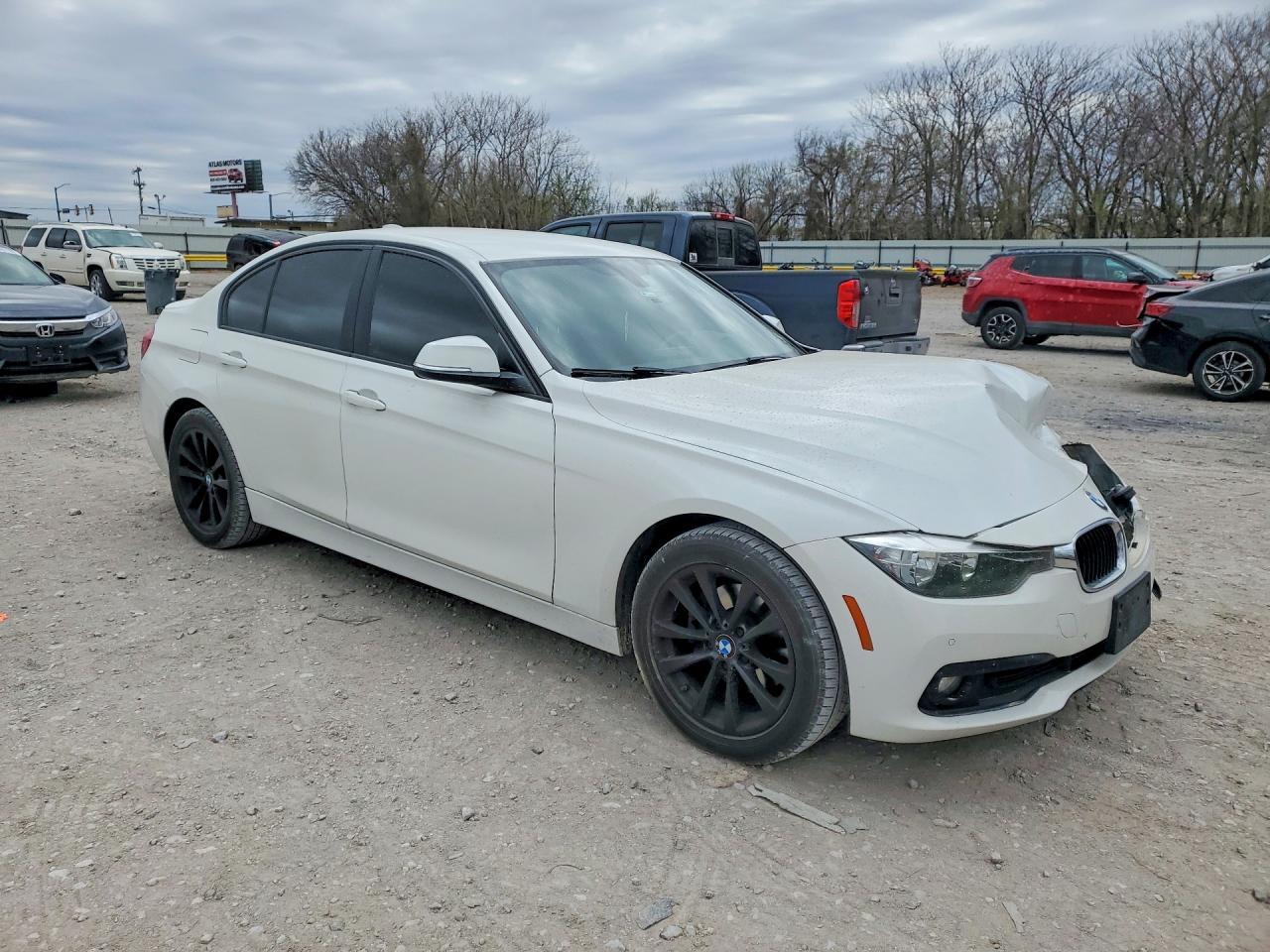 2016 BMW 320 I - Image 4