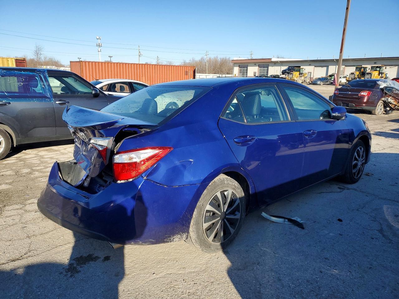 2015 Toyota Corolla S - Фото 3