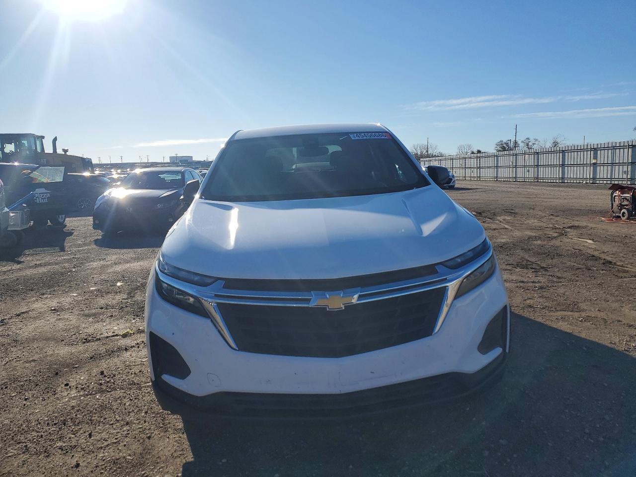 2022 Chevrolet Equinox Ls - Фото 5
