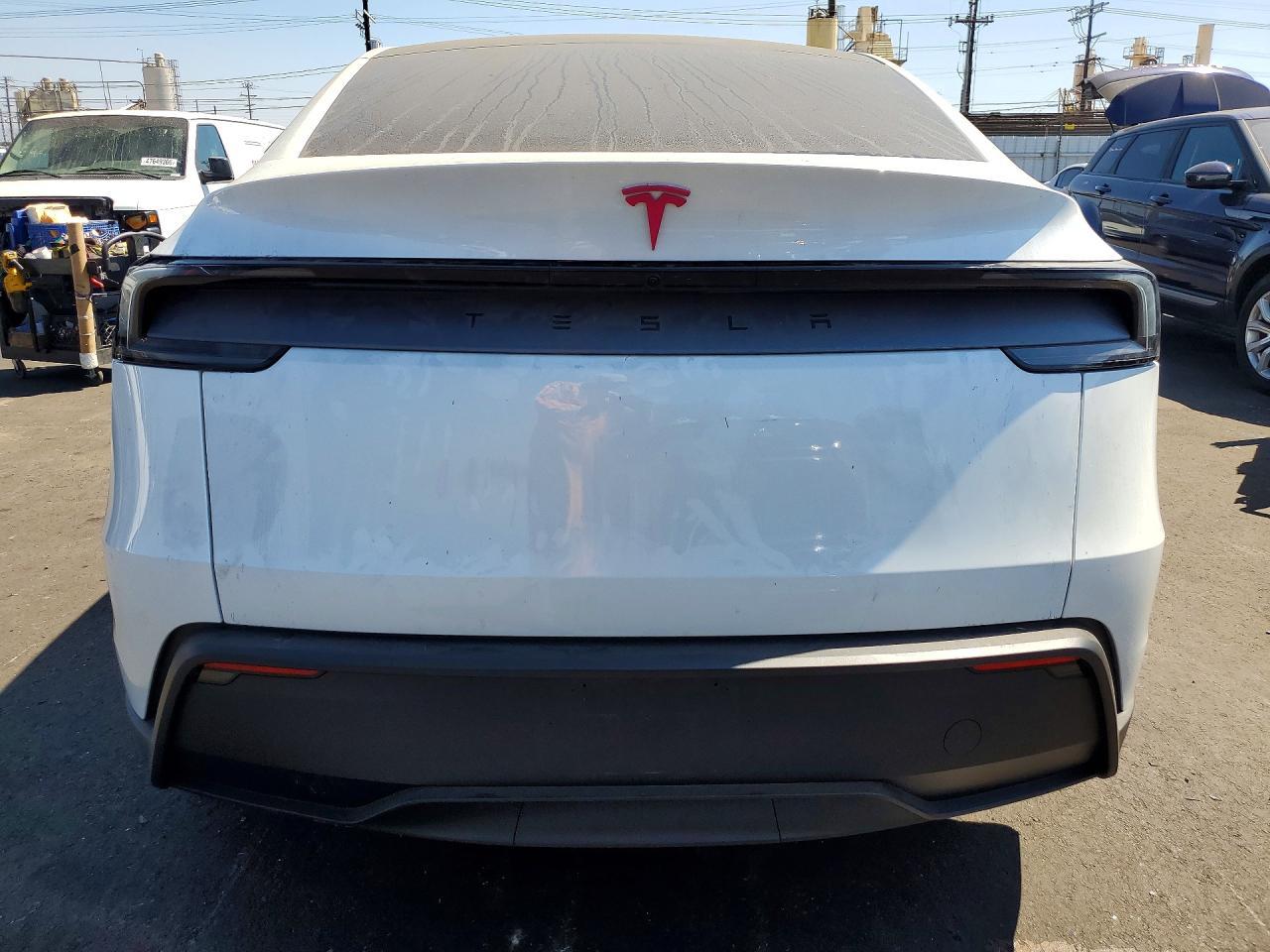 2026 Tesla Model Y - Image 6