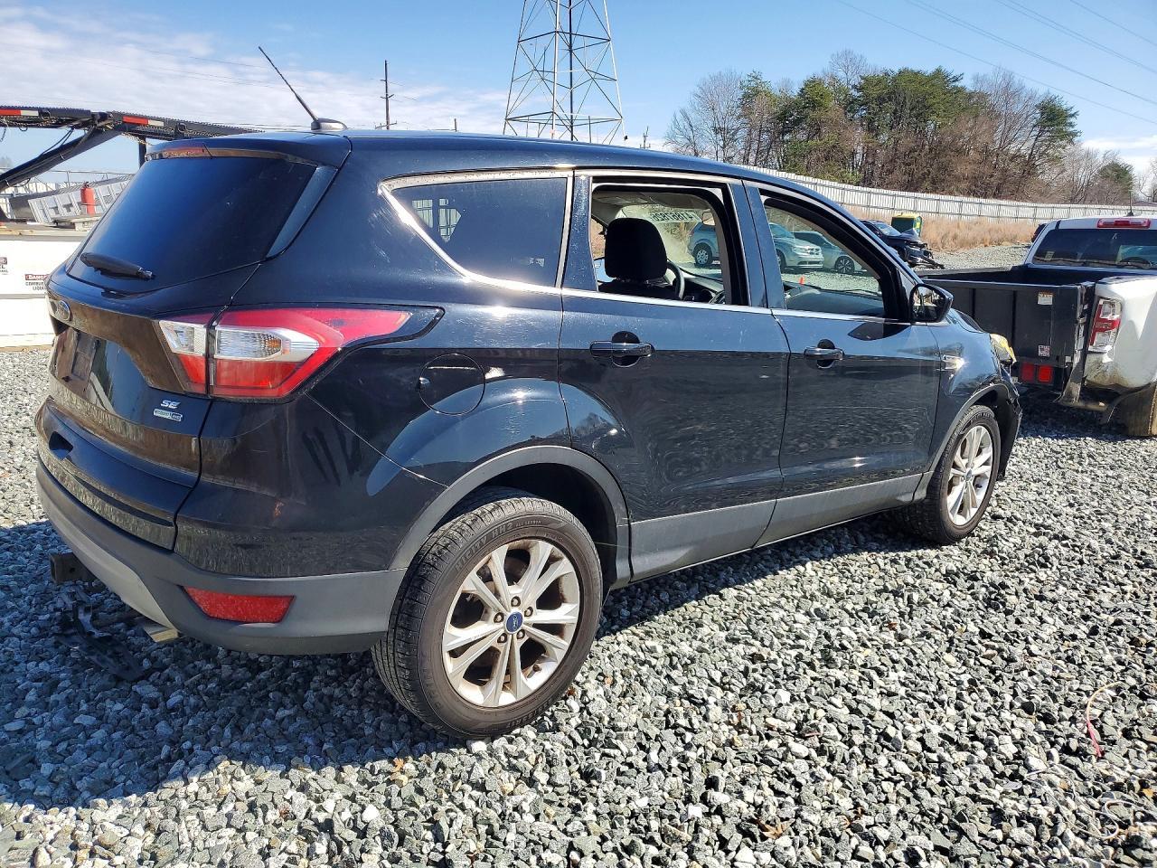 2017 Ford Escape Se - Фото 3