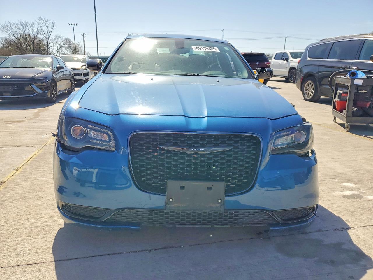 2023 Chrysler 300 - Image 5