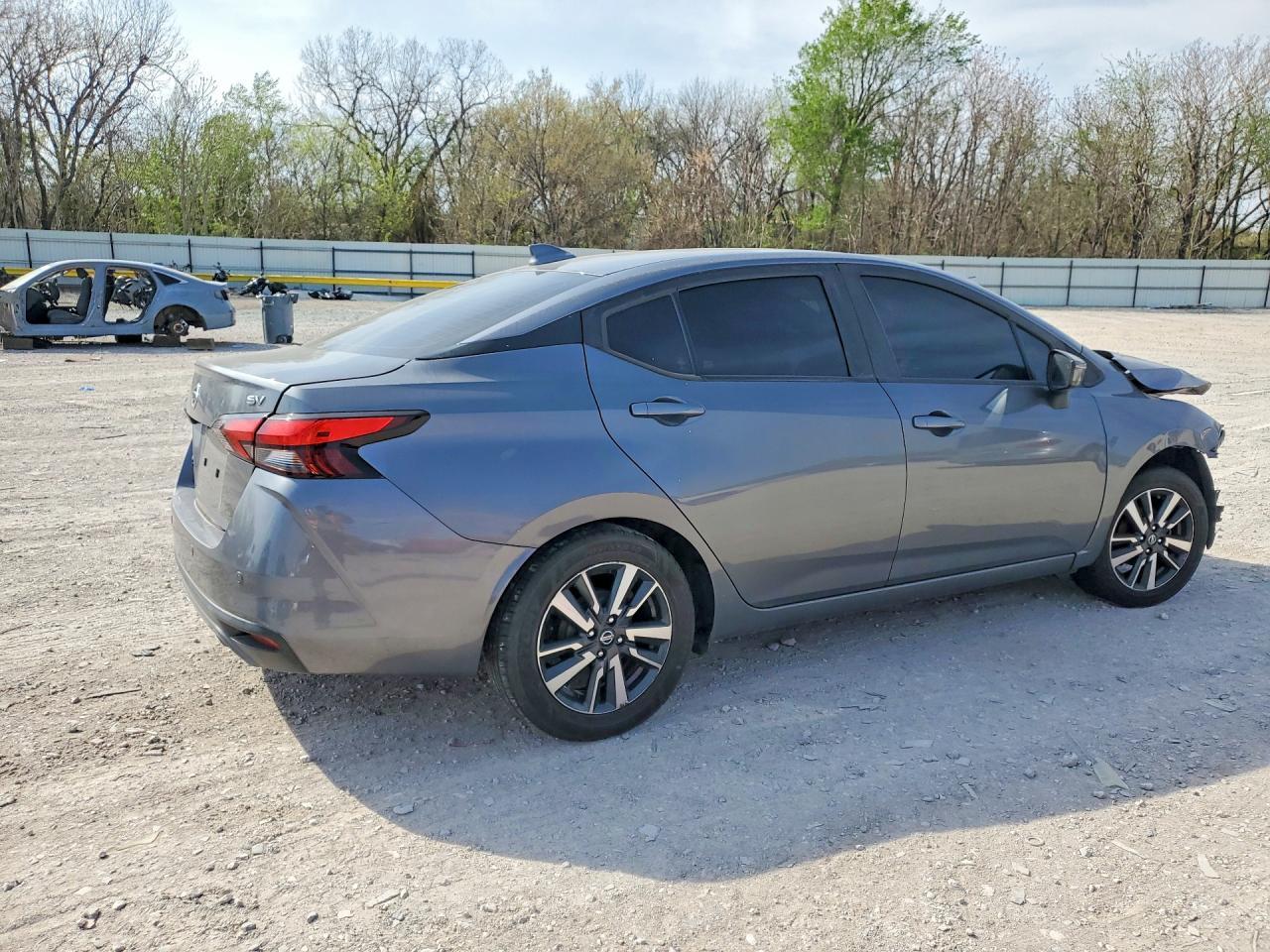 2021 Nissan Versa Sv - Image 3