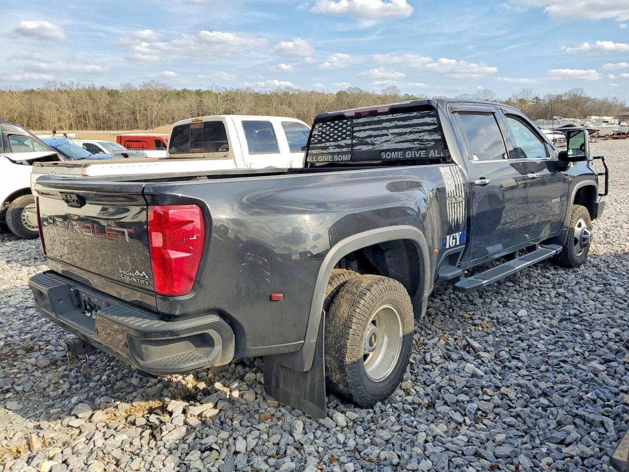 2022 Chevrolet Silverado K3500 High Country - Фото 3