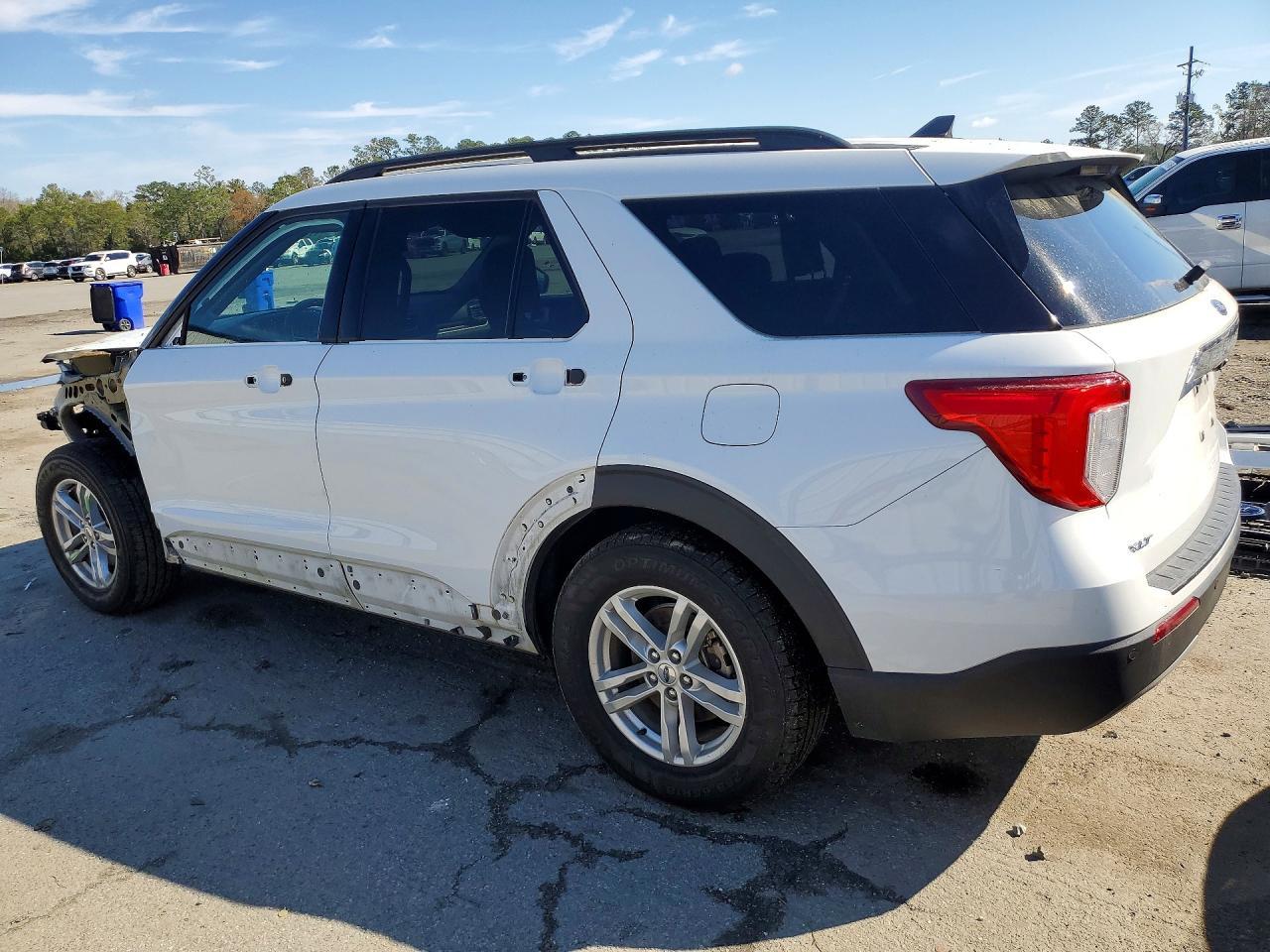 2023 Ford Explorer Xlt - Фото 2