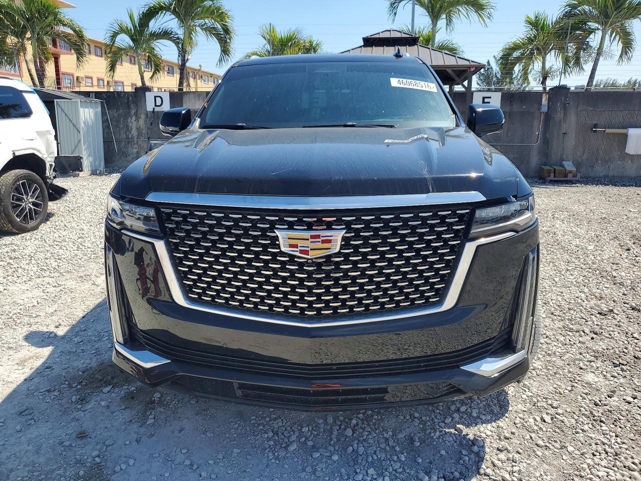 2022 Cadillac Escalade Premium Luxury - Image 5