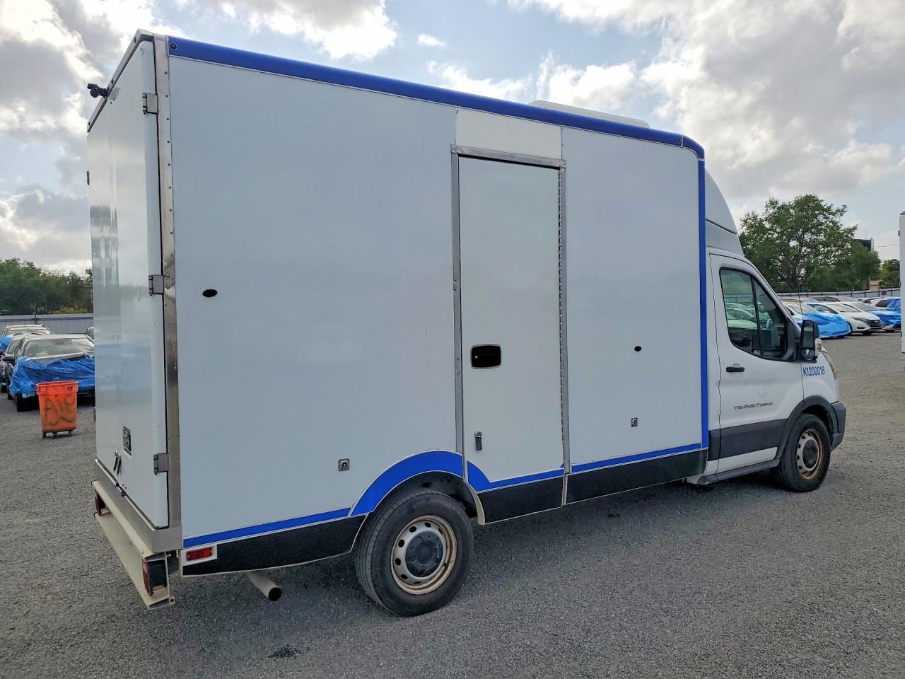 2020 Ford Transit Delivery Truck - Image 3