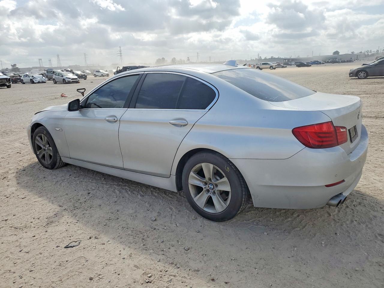 2013 BMW 528 - Фото 2