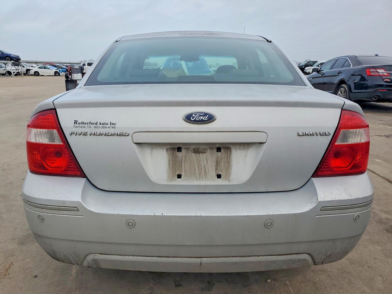 2005 Ford Five Hundred Limited - Image 6