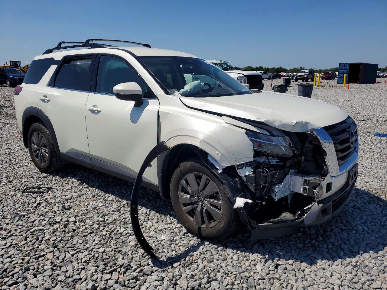 2024 Nissan Pathfinder Sv - Image 4