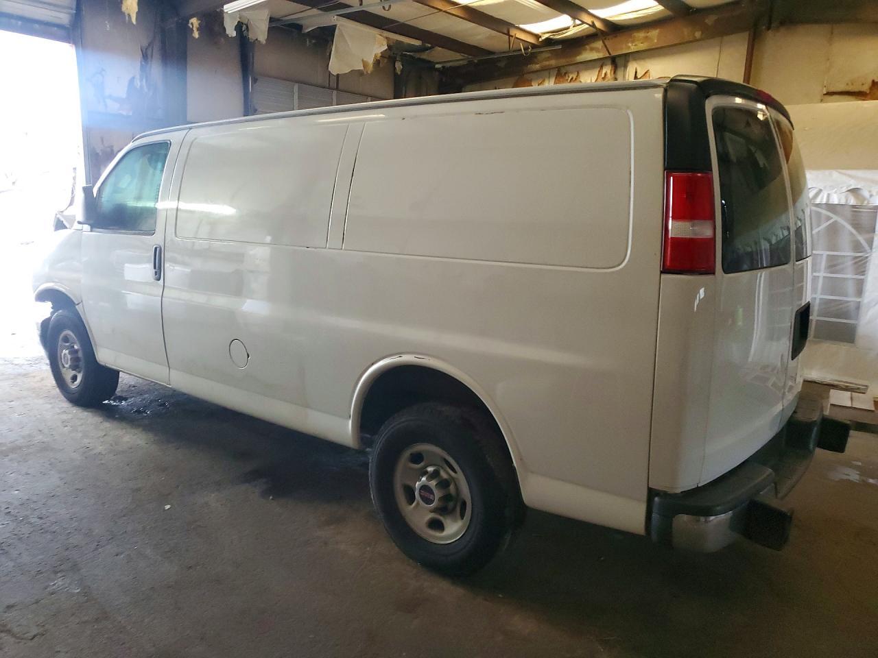 2017 GMC Savana G2500 - Фото 2