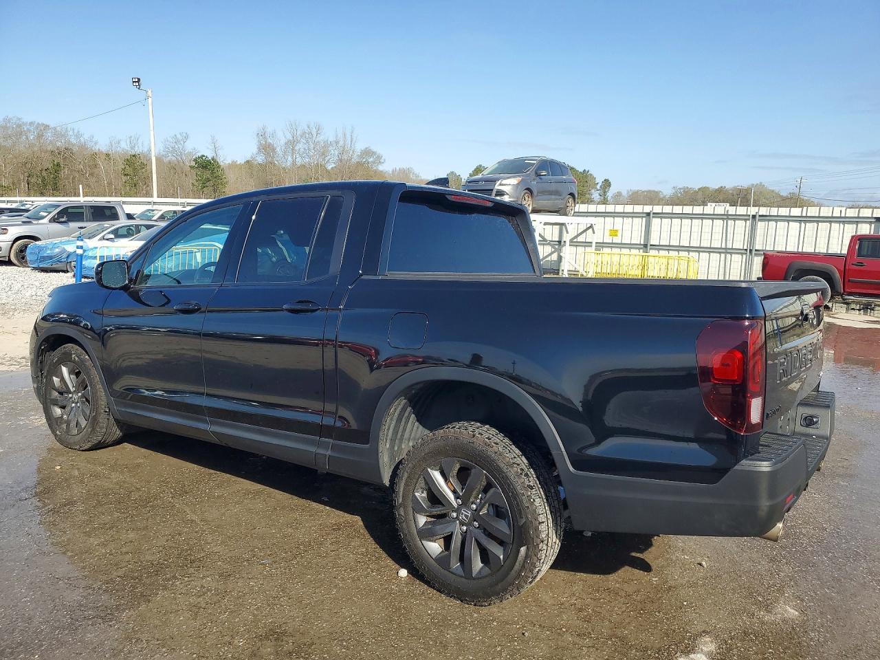 2025 Honda Ridgeline Sport - Фото 2