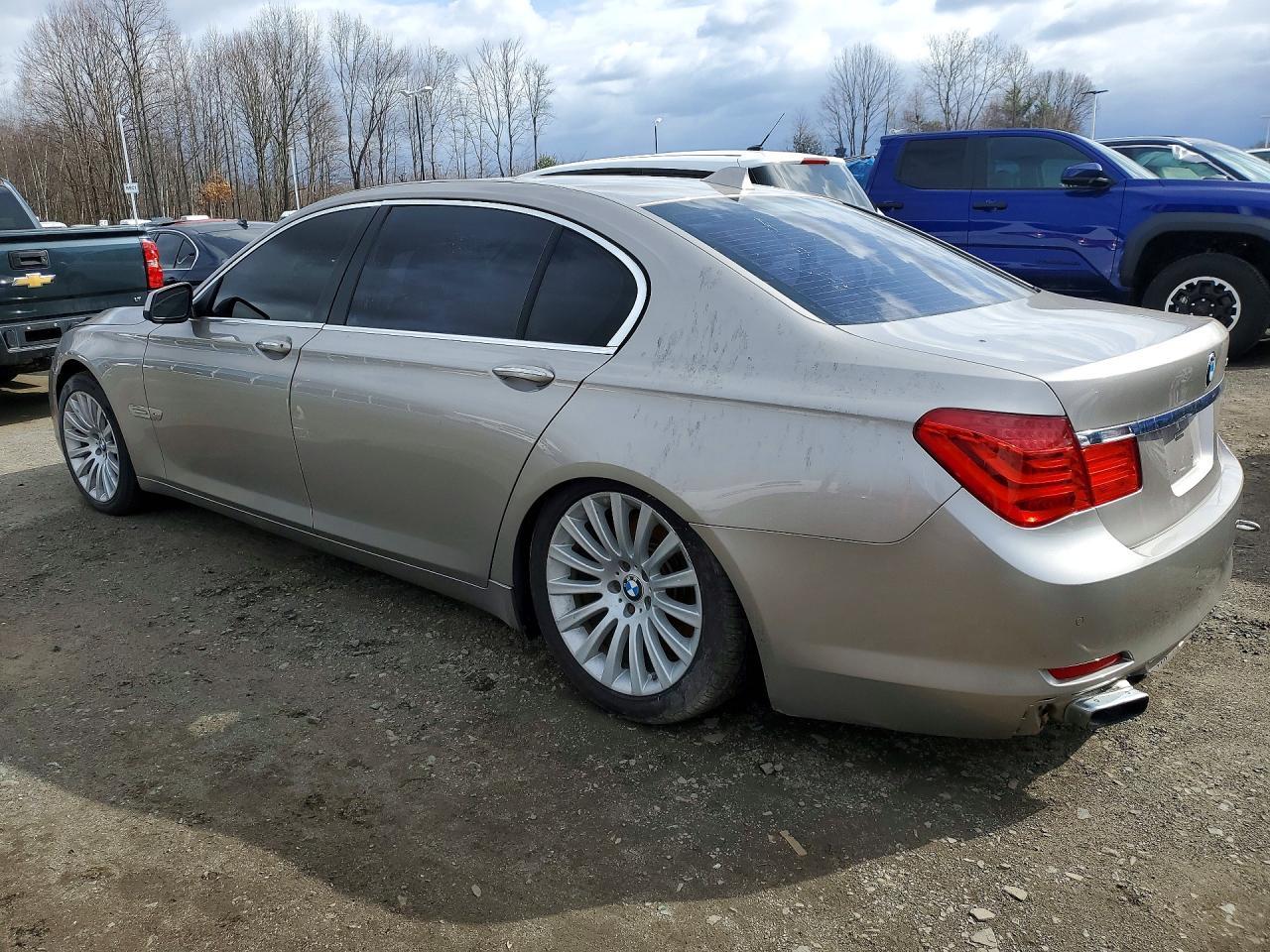 2010 BMW 750 Li xDrive - Фото 2