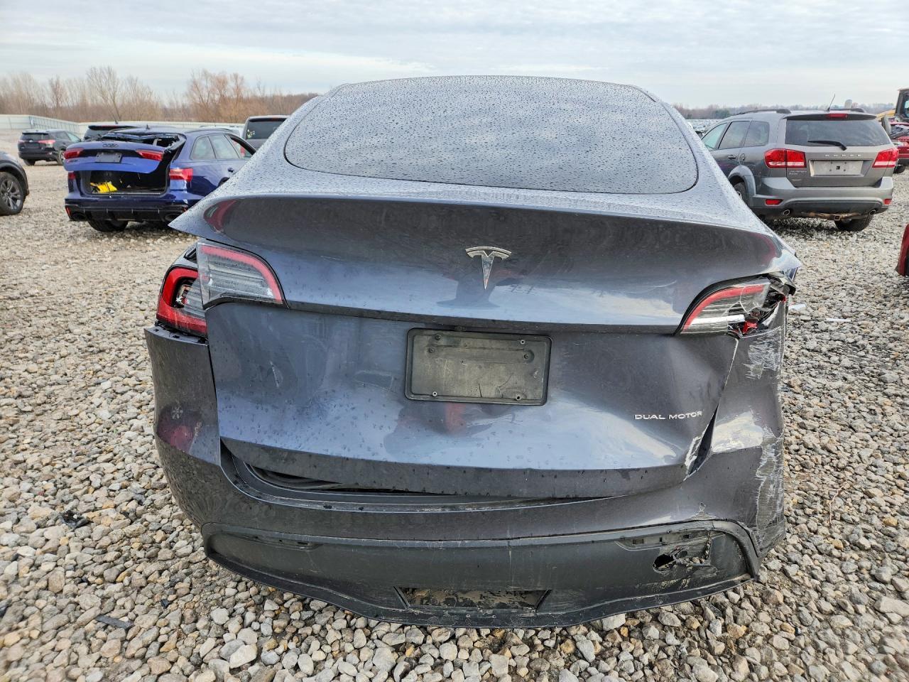 2023 Tesla Model Y - Фото 6