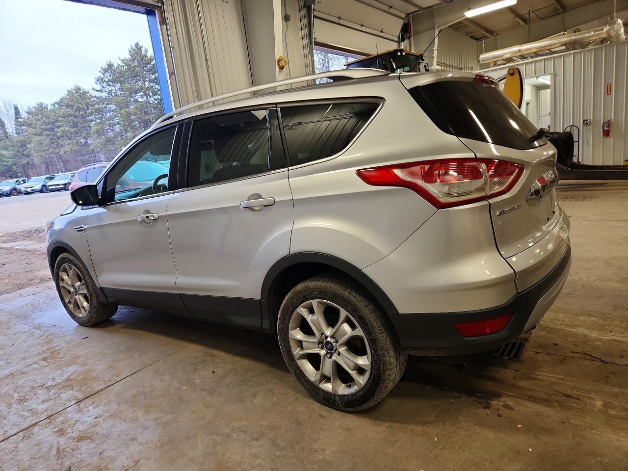 2015 Ford Escape Titanium - Фото 2