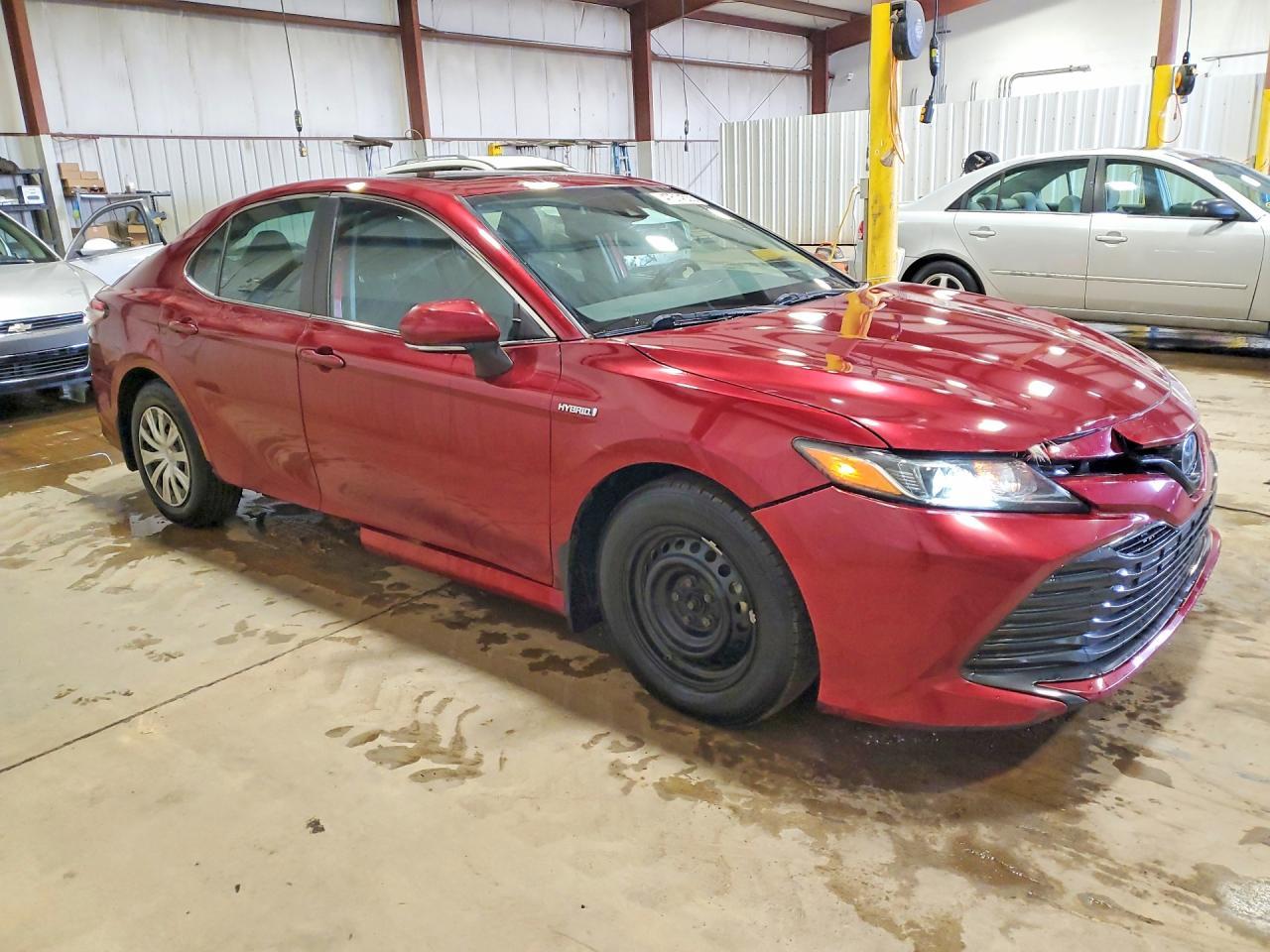 2019 Toyota Camry Hybrid Le - Фото 4