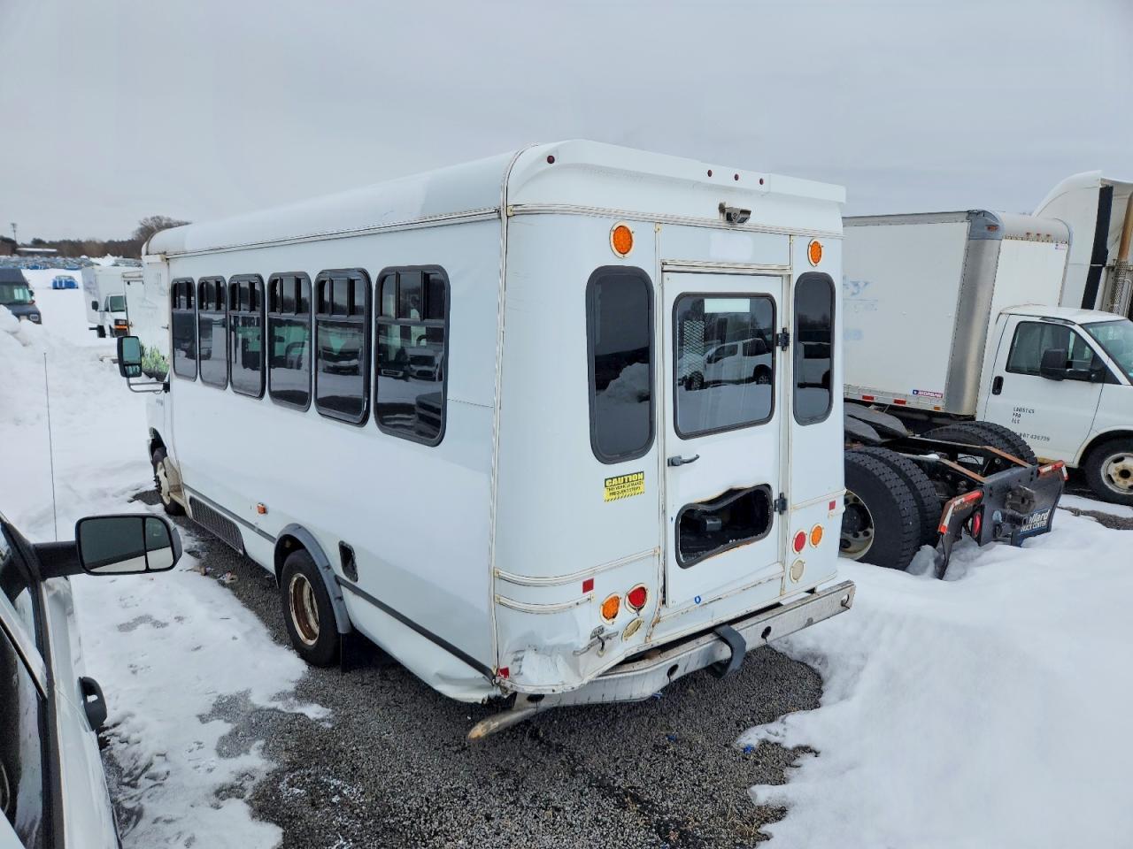 2016 Ford E450 Shuttle Bus - Фото 3
