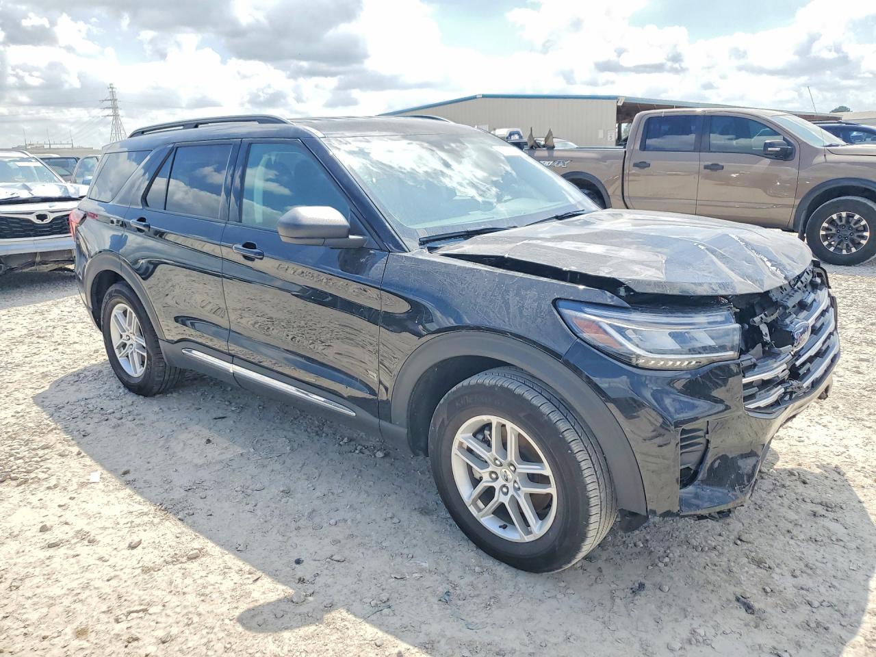 2025 Ford Explorer Active - Фото 4