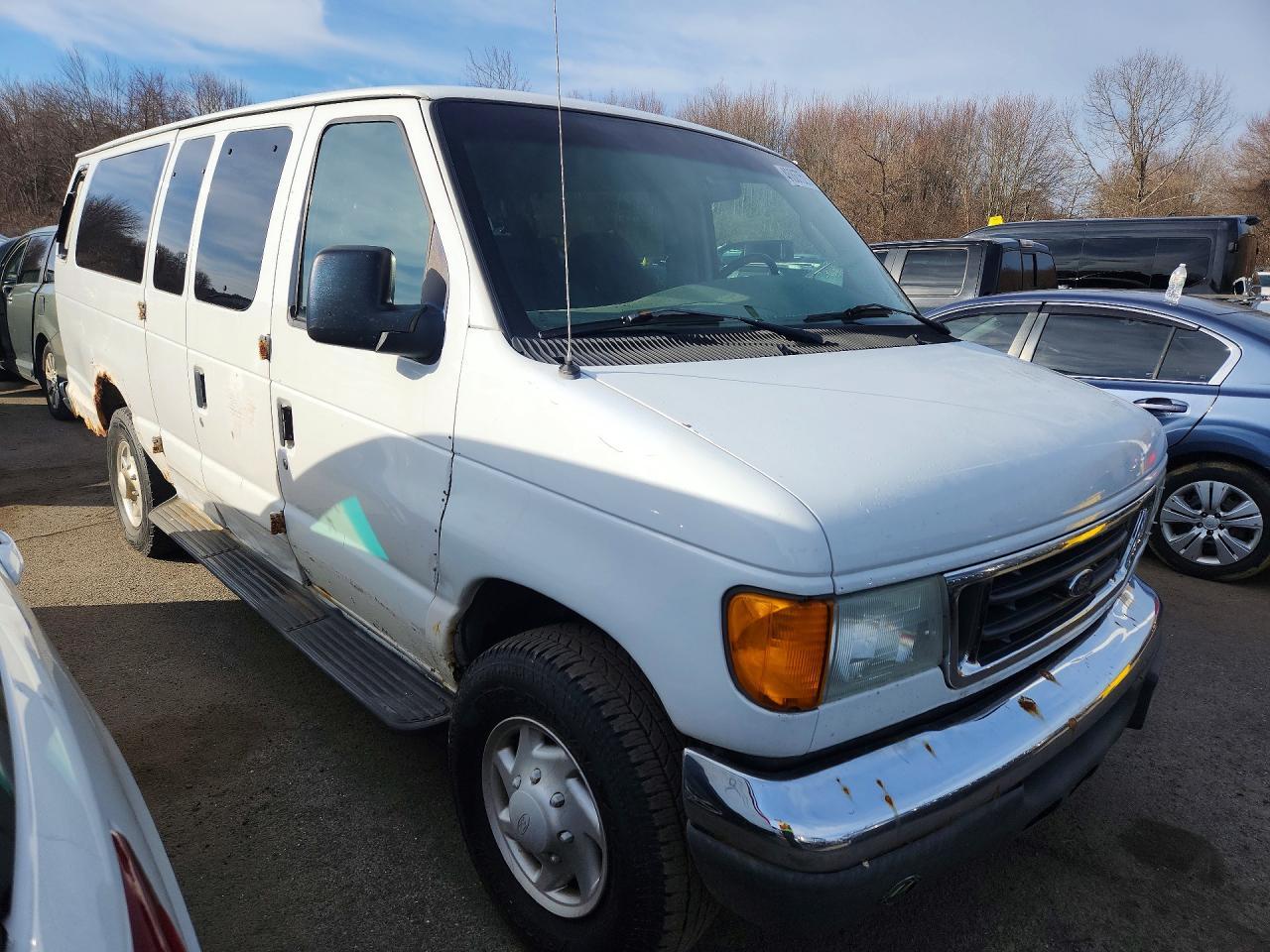 2004 Ford Econoline E350 Super Duty Wagon - Фото 4