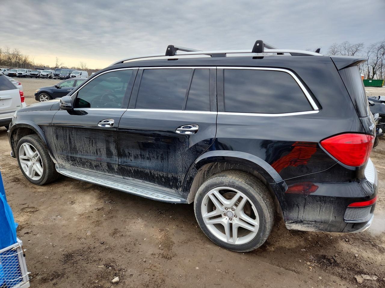 2015 Mercedes-Benz Gl 550 4Matic - Image 2