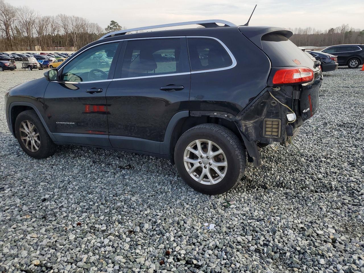 2018 Jeep Cherokee Latitude - Image 2