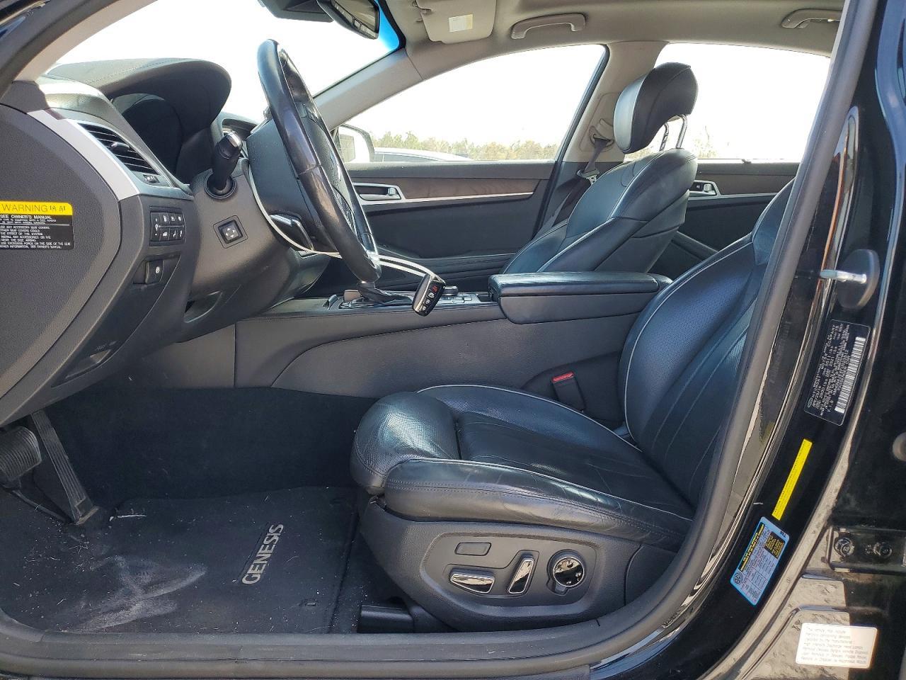 2015 Hyundai Genesis 3.8L - Image 7