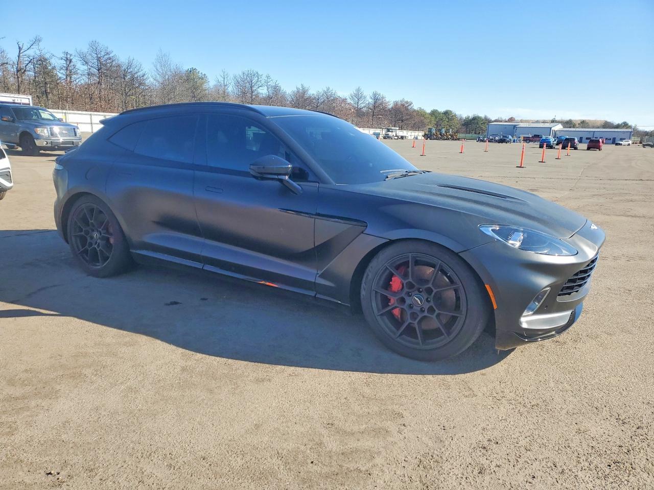 2021 Aston Martin Dbx - Фото 4