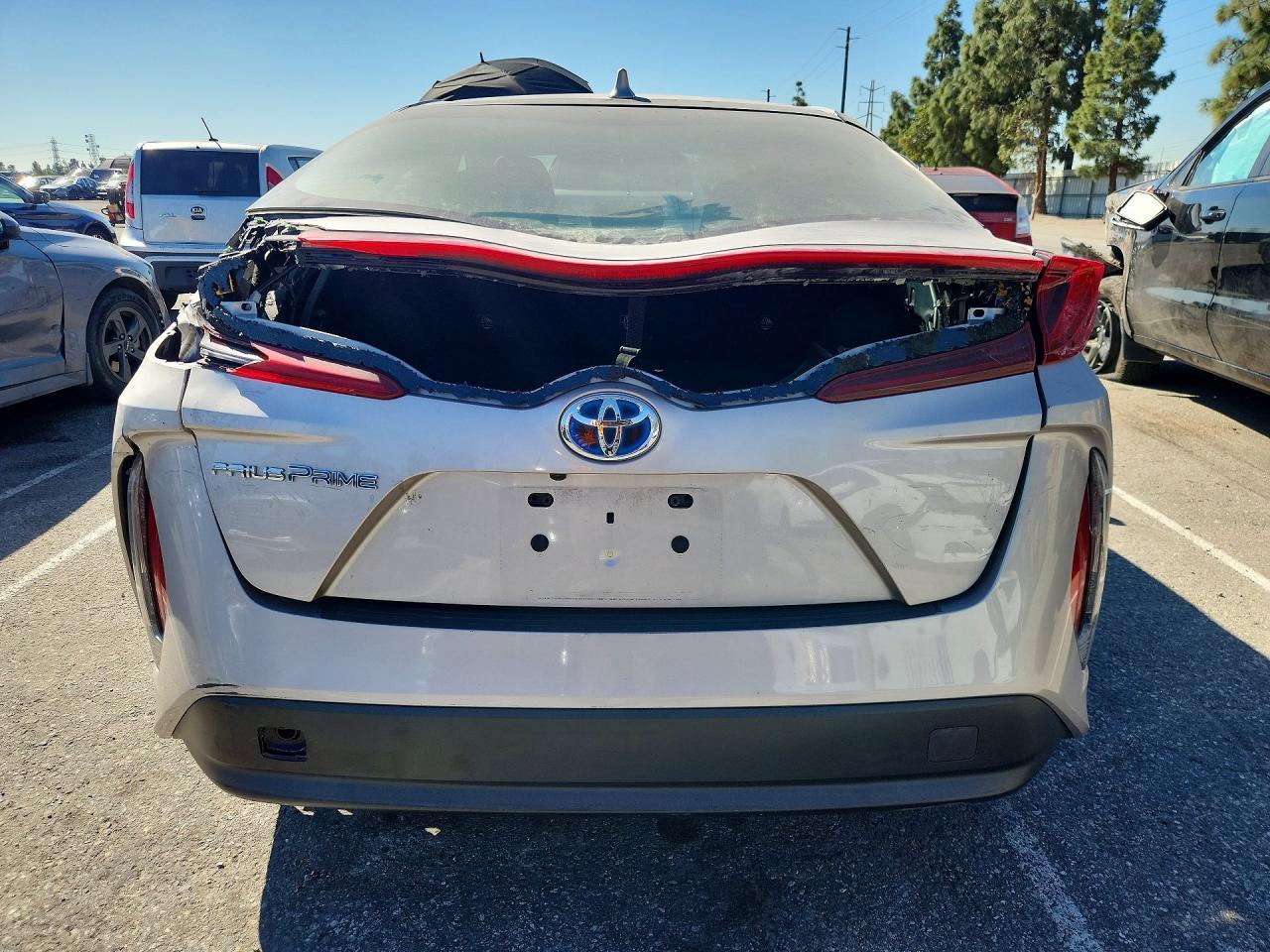 2021 Toyota Prius Prime Le - Image 6