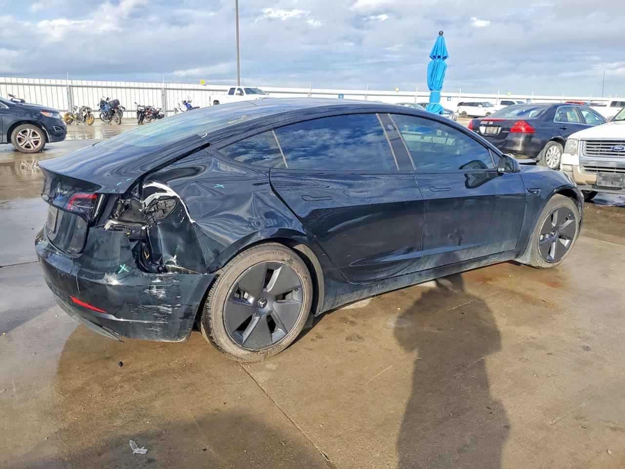 2023 Tesla Model 3 - Фото 3