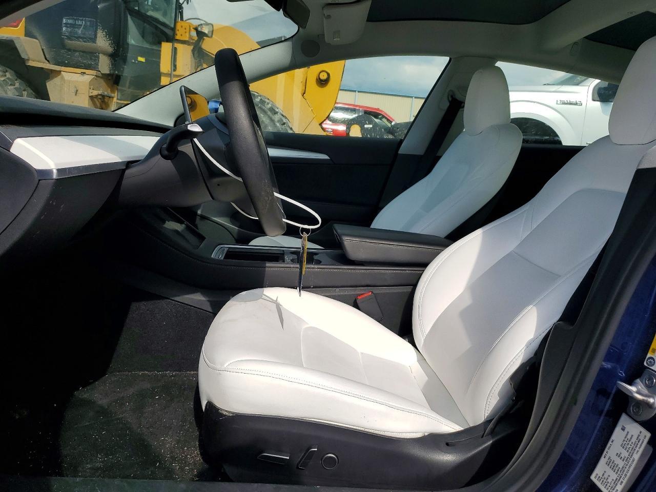 2023 Tesla Model 3 - Фото 7