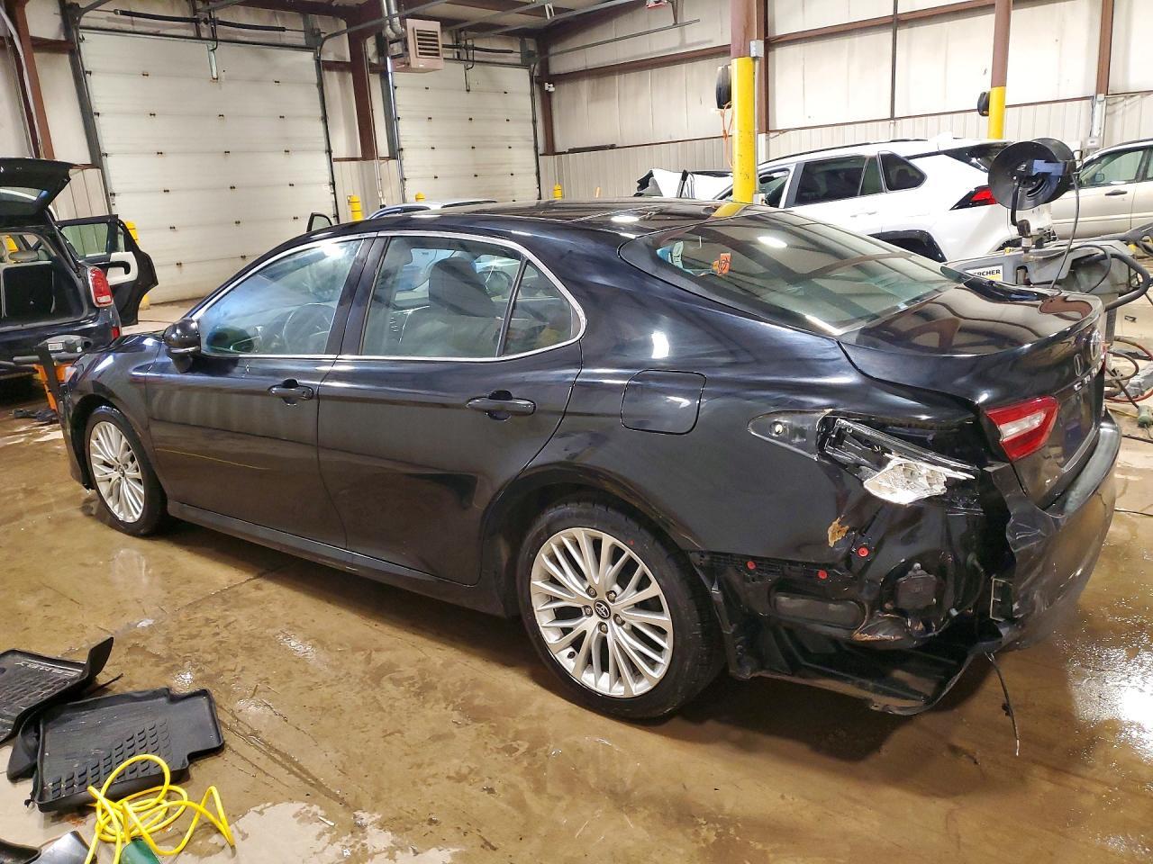 2018 Toyota Camry Xle - Фото 2