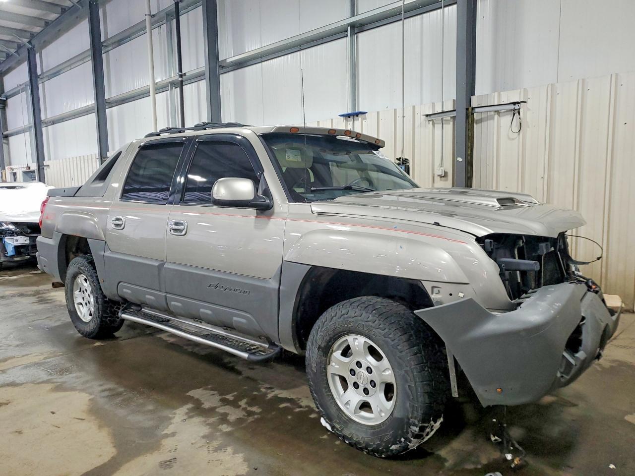 2002 Chevrolet Avalanche K1500 - Image 4