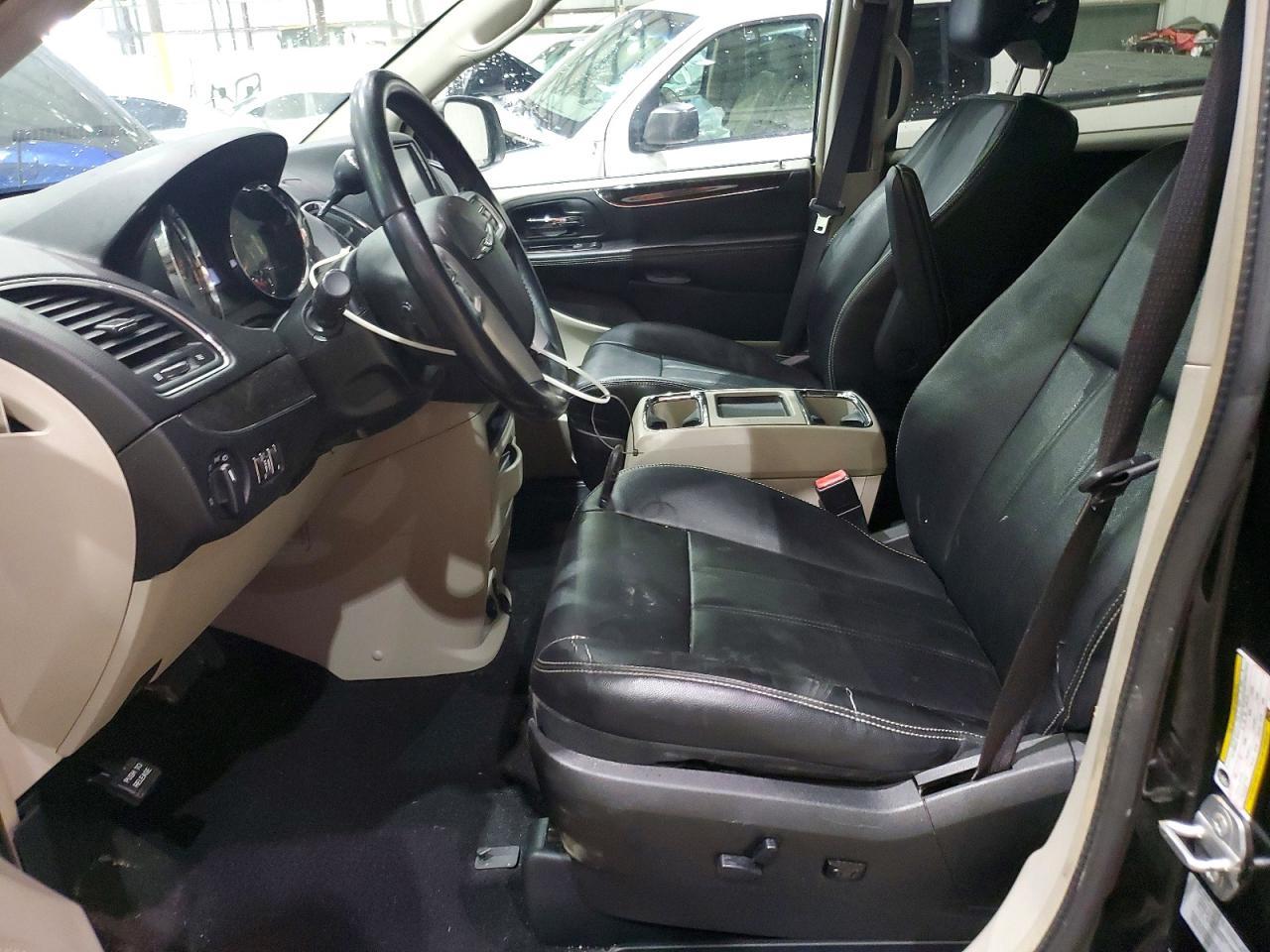 2015 Chrysler Town & Country Lx - Фото 7