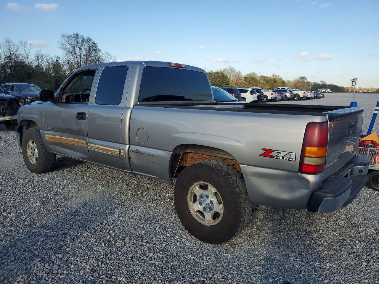 2000 Chevrolet Silverado K1500 - Фото 2