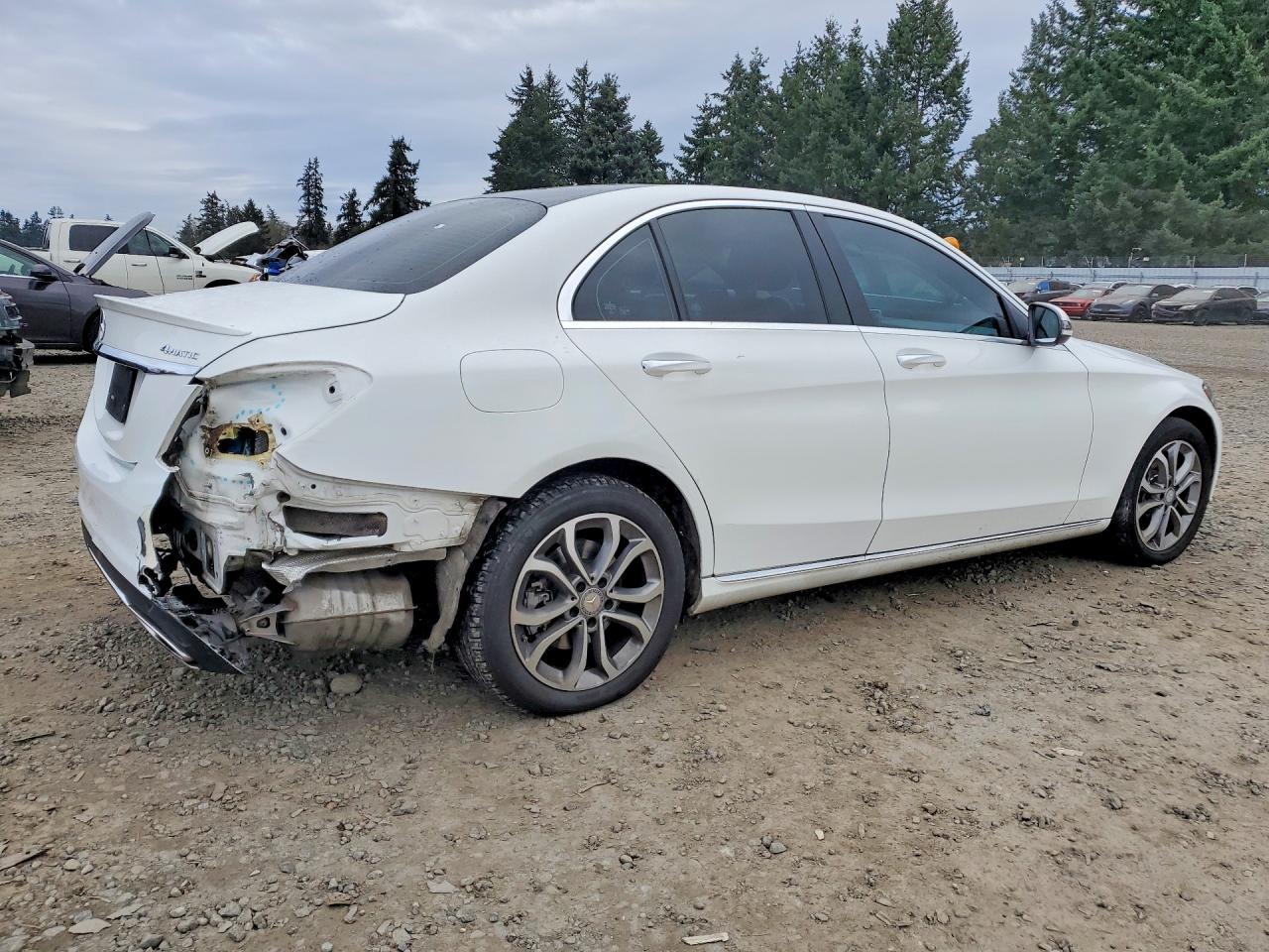 2016 Mercedes Benz C 300 4Matic - Фото 3