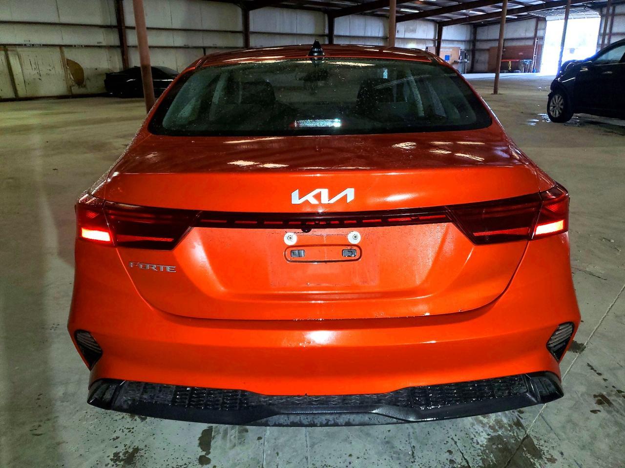 2023 Kia Forte Lxs - Image 6