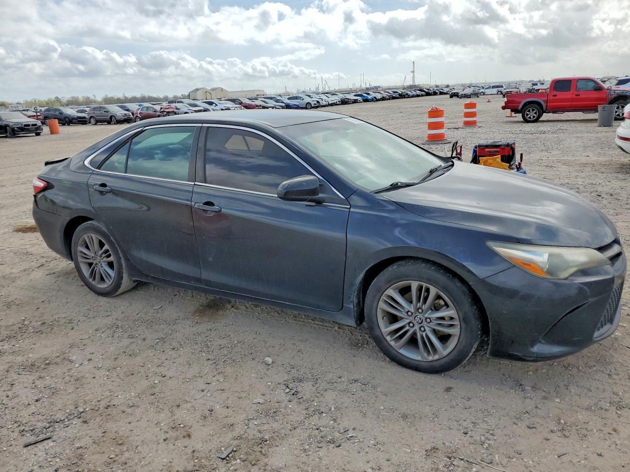 2016 Toyota Camry Se - Image 4