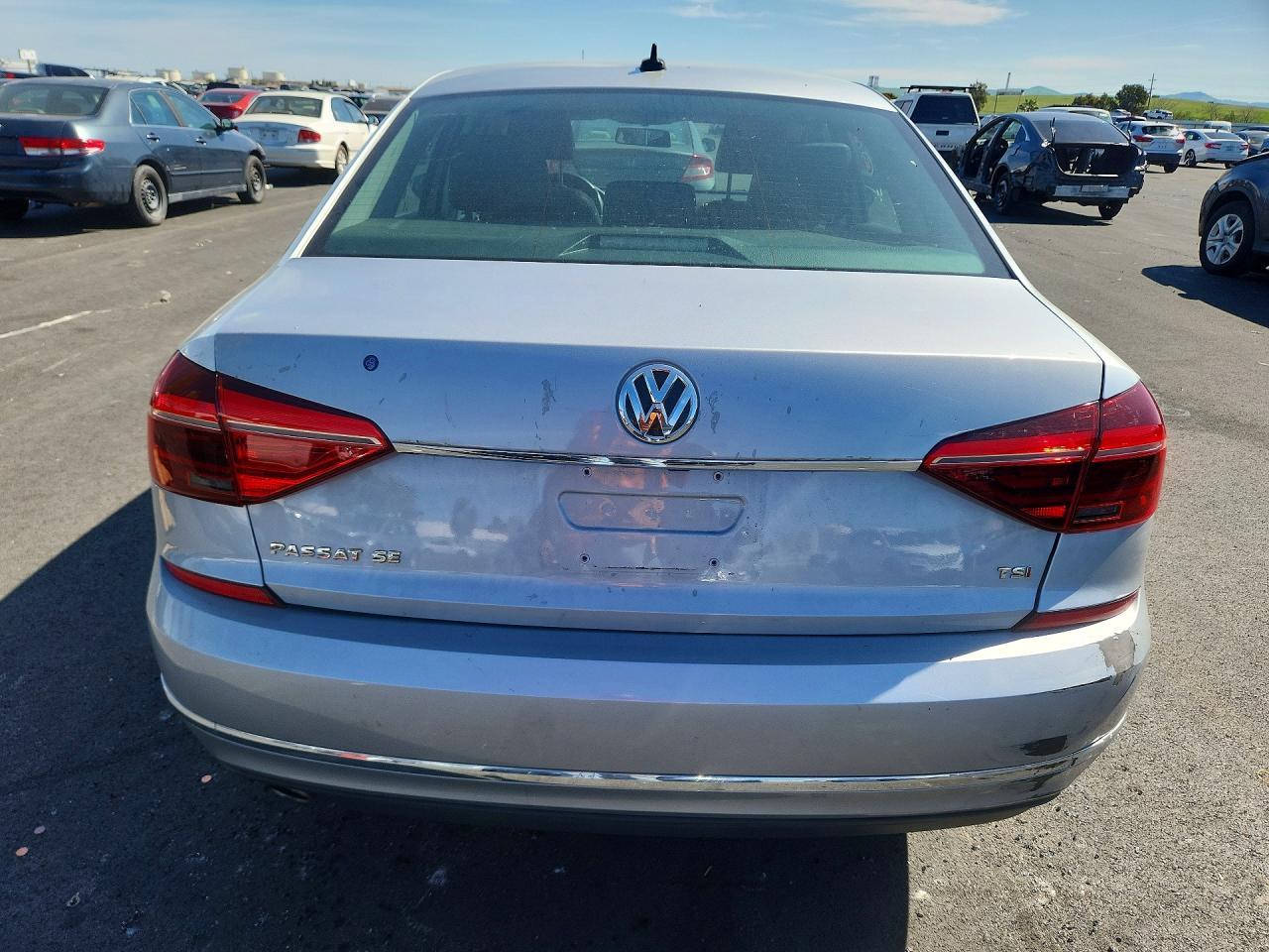 2016 Volkswagen Passat Se - Фото 6