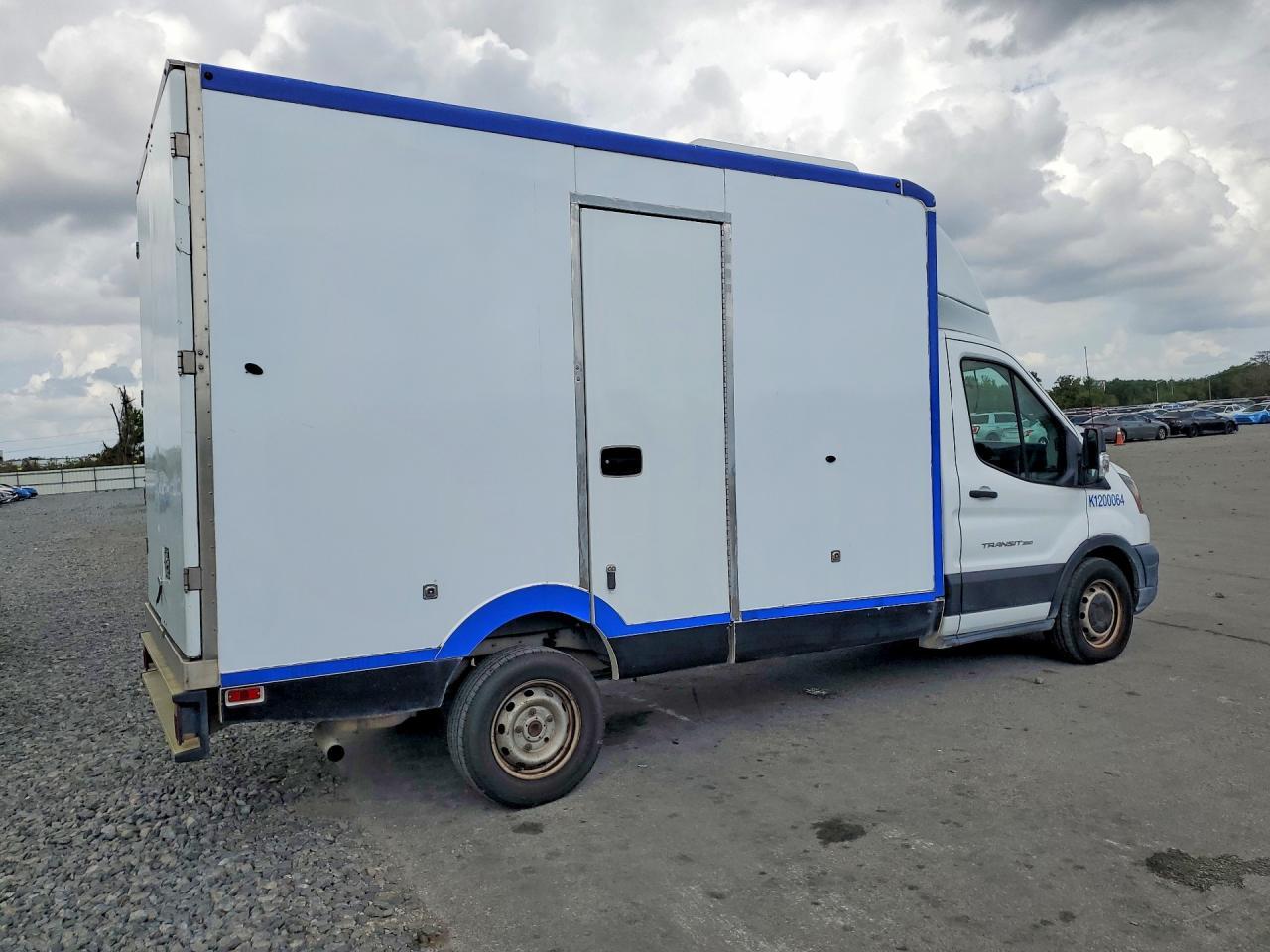 2020 Ford Transit Delivery Truck - Image 3
